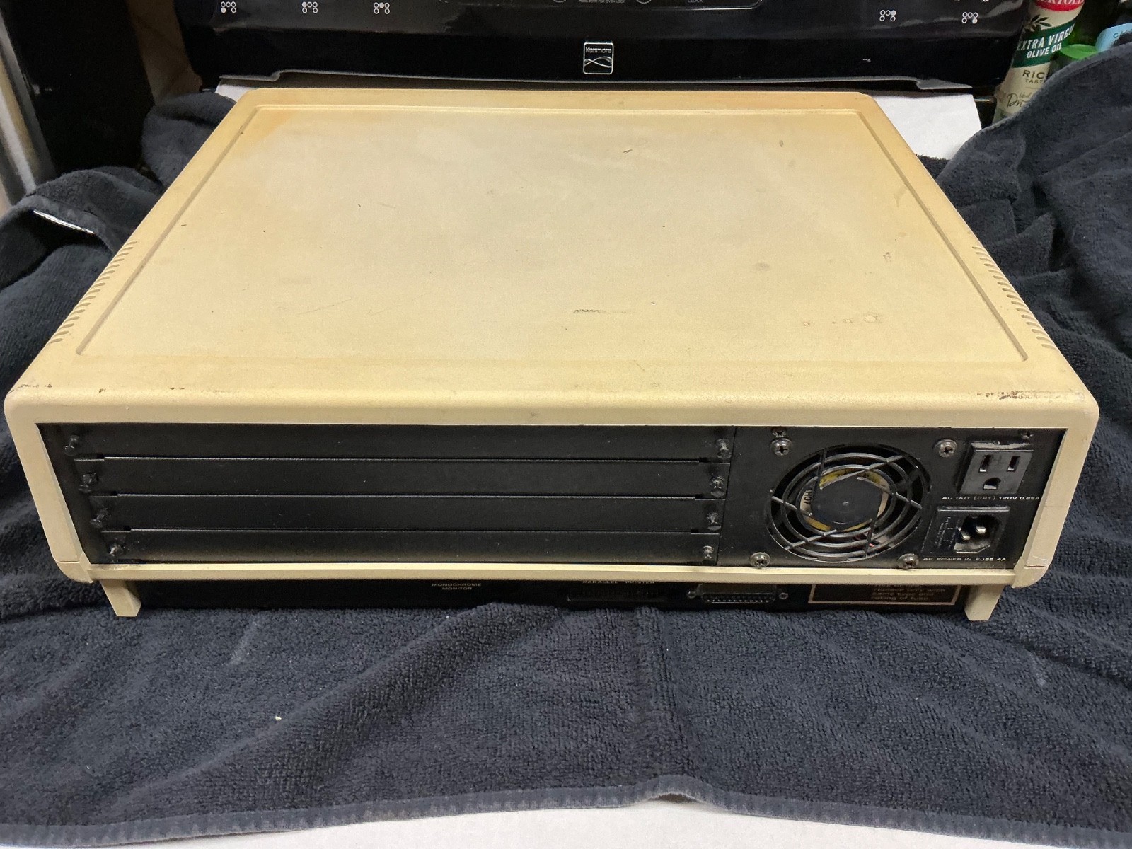Radio Shack Tandy TRS-80 Model 2000 26-5103 Personal Computer Untested Powers On