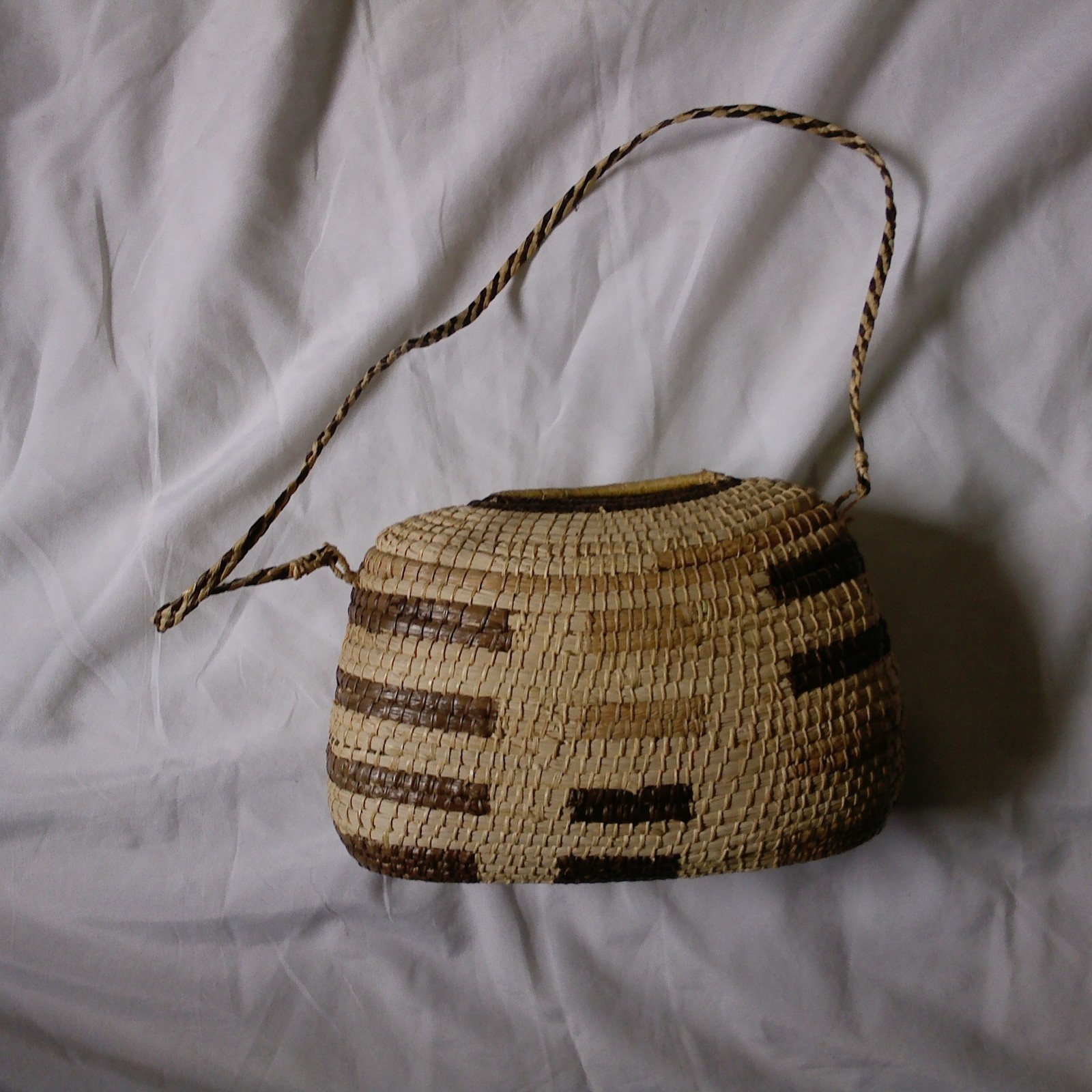Handwoven Vtg Hanging Basket Natural Grasses Geometric Pattern