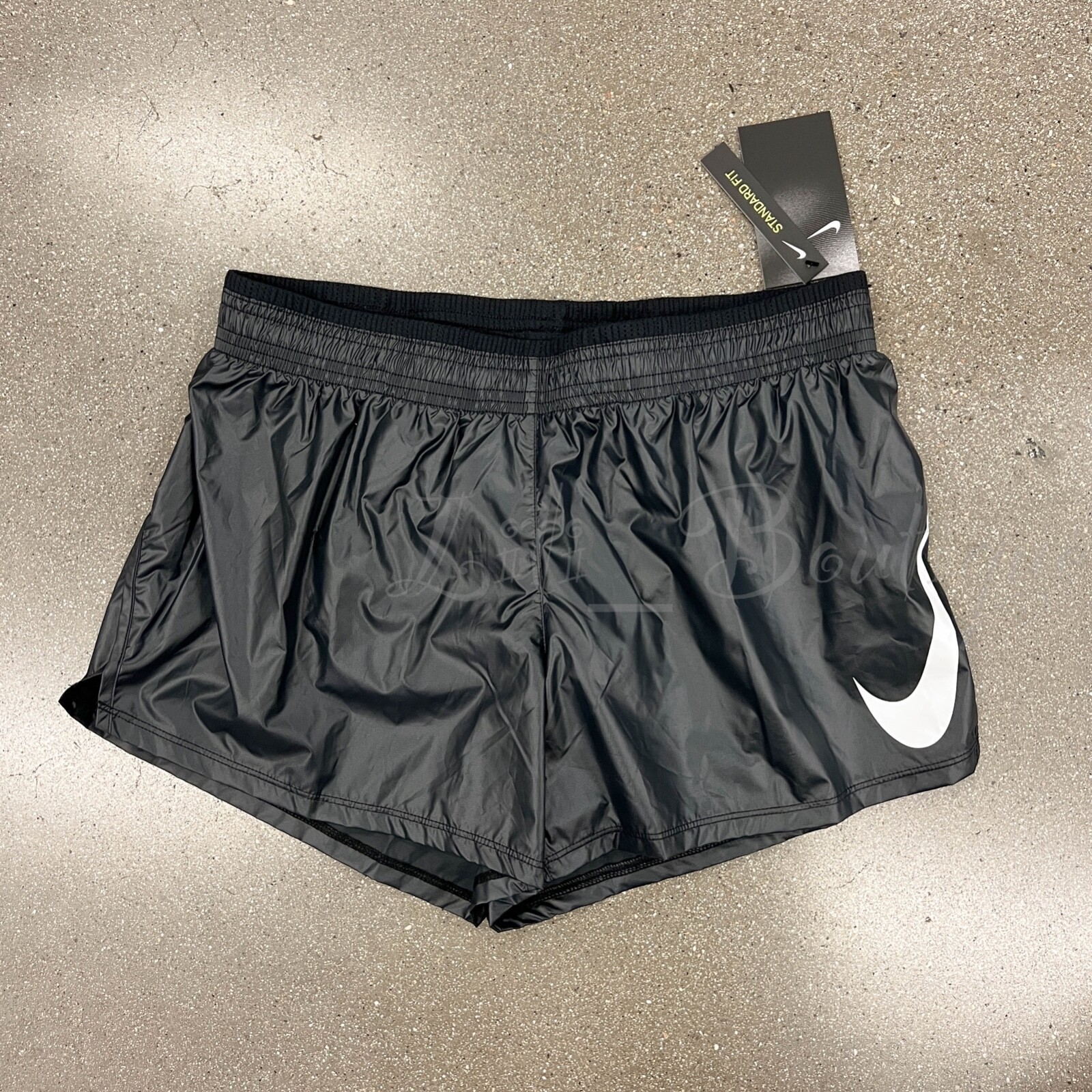NWT Nike DB4354-010 Women Swoosh Running Shorts Lined Standard Fit Black White M