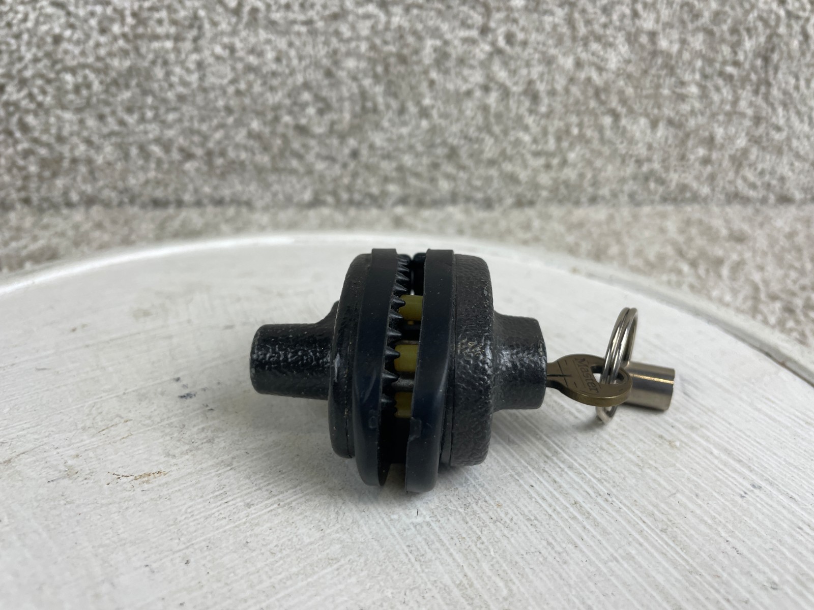 Master Lock Co Firearm Safety Keyed Trigger Lock w/ Key USA Black