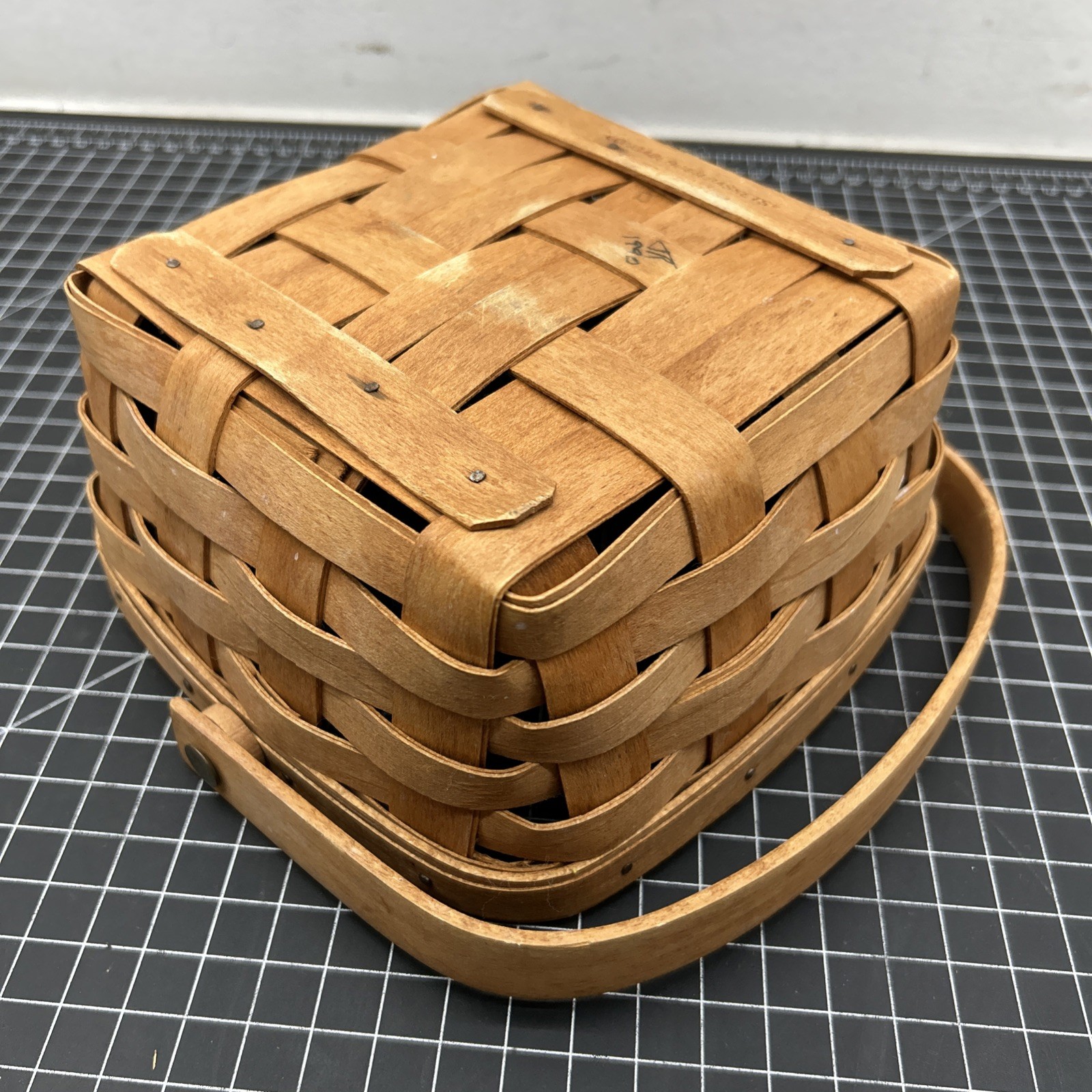 1999 Longaberger Berry Basket with Swing Handle; 7" Square