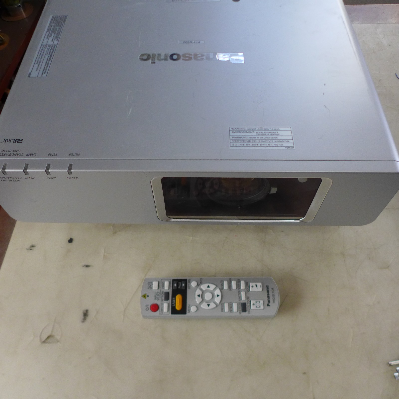 A46 PANASONIC PT-FW300 LCD PROJECTOR W REMOTE ,LAMP HRS 452 FREE SHIPPING