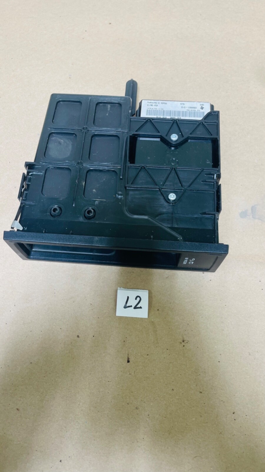 2010-2014 VOLKSWAGEN GTI MEDIA INPUT MODULE MULTIMEDIA SOCKET OEM L2