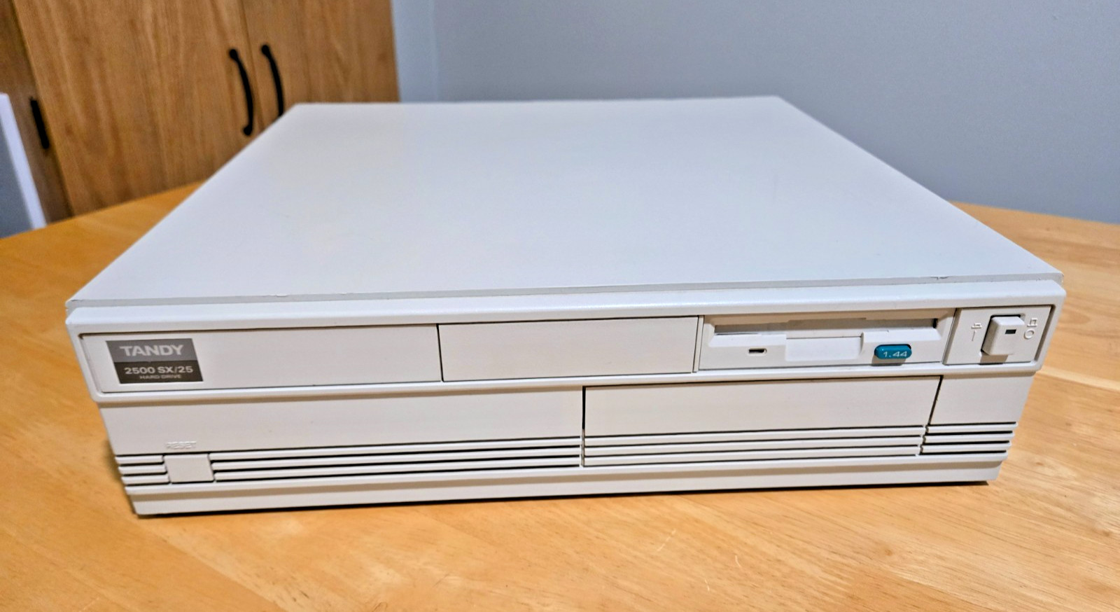 RESTORED TANDY 2500 SX/25 25-1610 PC- FULLY WORKING - WINDOWS 3.1 - 16MB RAM