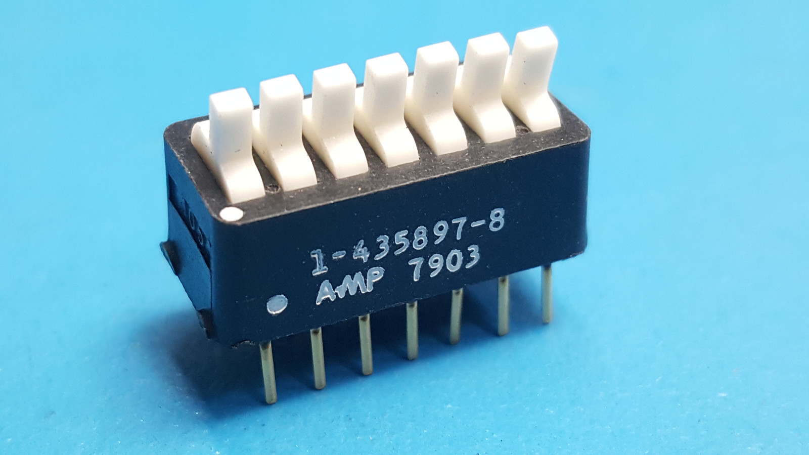 (10 pcs) Toggle Dip Switch, Breadboard Switch, 7 Position, AMP, 1-435897-8,