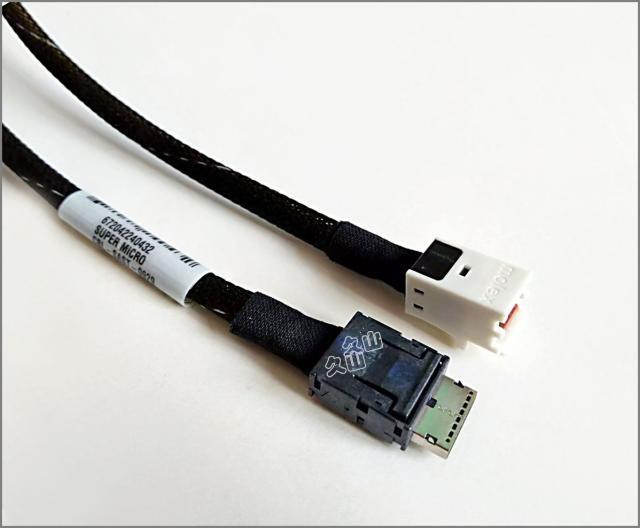 Supermicro CBL-SAST-0929 57cm OCuLink to MiniSAS HD Cable