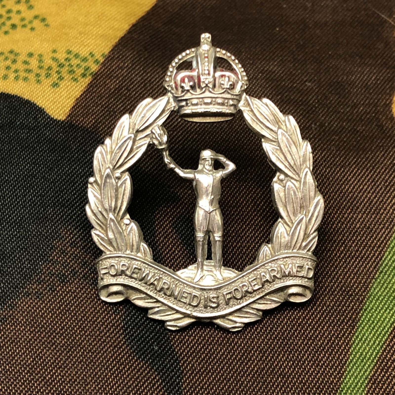 Buffs (Royal East Kent Regiment) - Original WW2 British Army Cap Badge