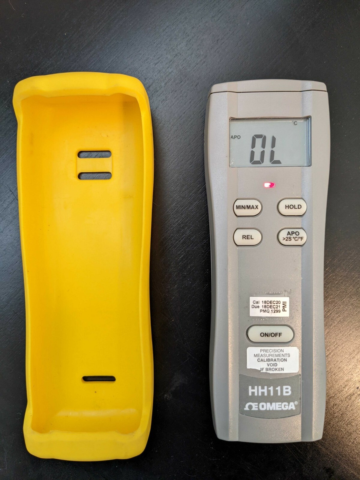 Omega HH11B Digital Thermometer with case - TESTED, WORKS