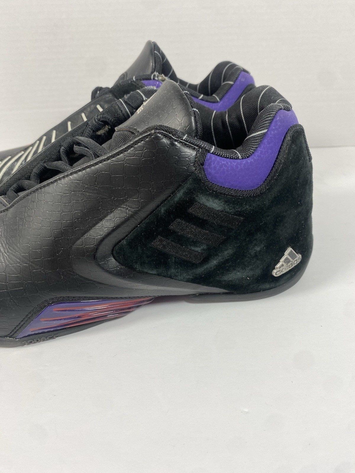 ADIDAS T-MAC 3 Restomod Size 9.5 GY2394 Basketball Shoes Black Purple Lace Up