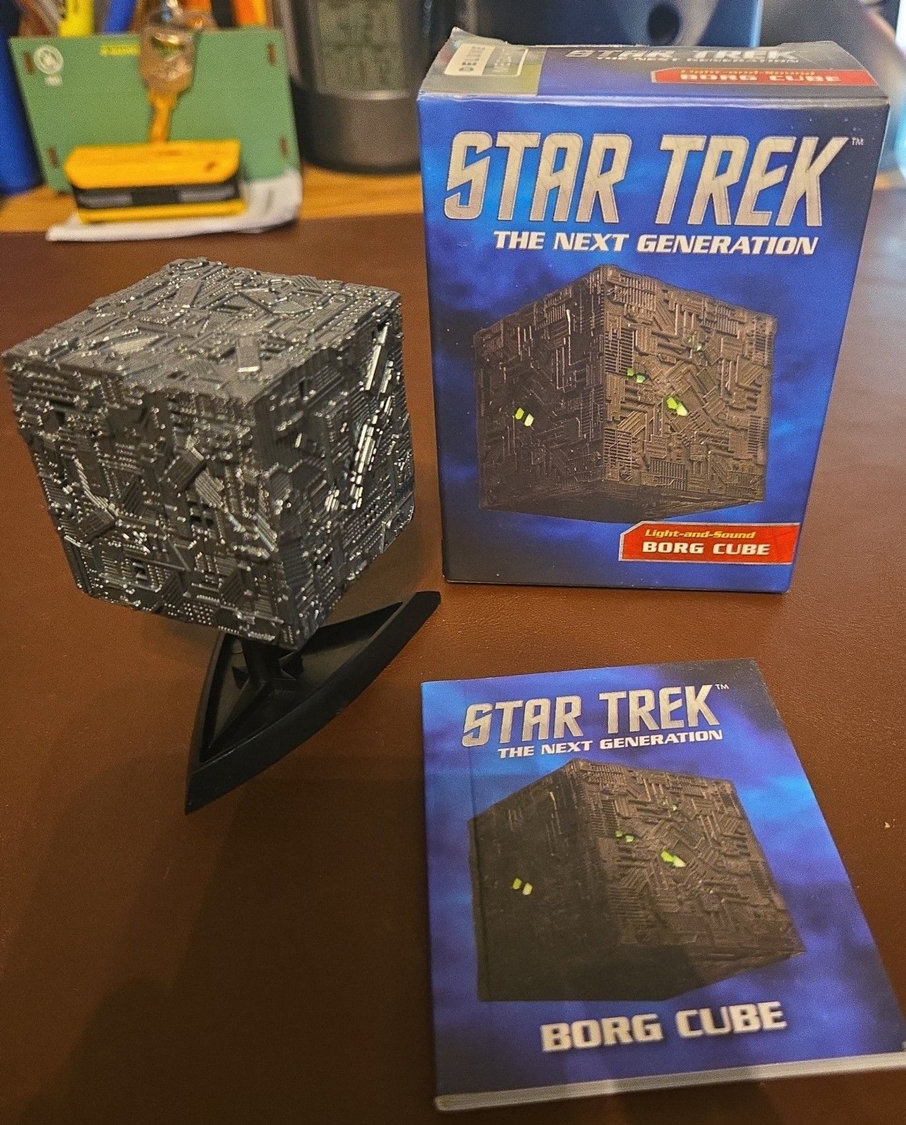 Deluxe Mega Kit Light & Sound Star Trek TNG Borg Cube