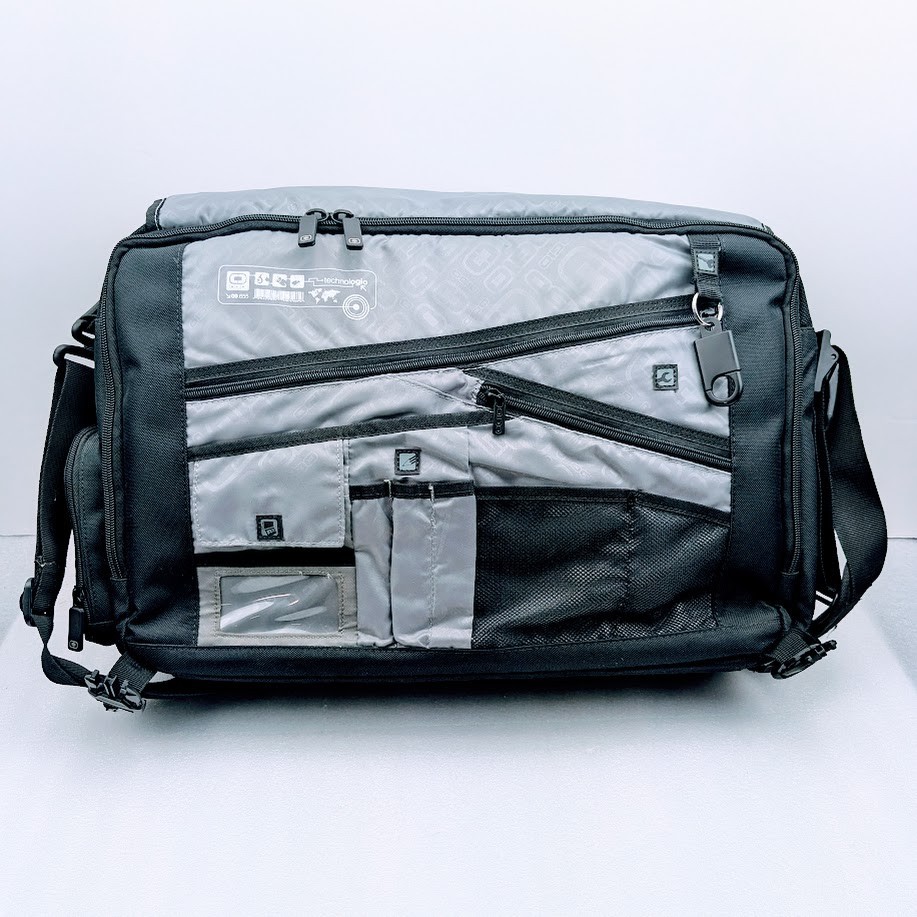 Ogio Technologio, Messenger / Laptop Bag, Two To One Shoulder Strap System, NICE