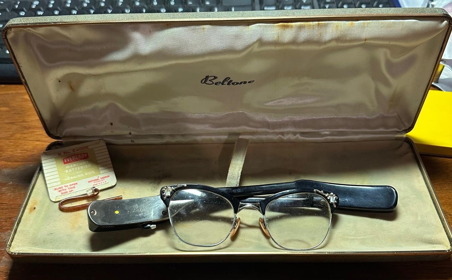 Rare Vintage 1950’s Mid Century Beltone Tempo Hearing Aid Aids Eye Glasses W/Box