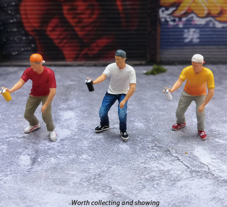 1:64 Painted Figure Mini Model Miniature Resin Diorama Garage Repair Lady Girl