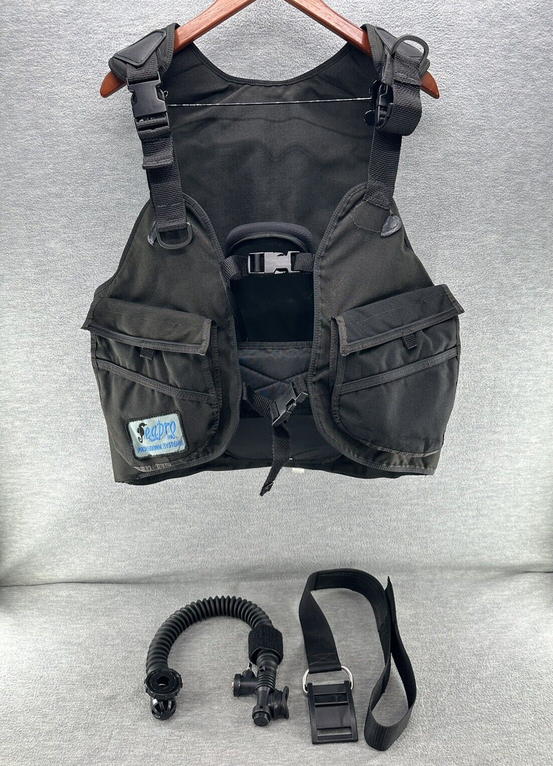 SEAPRO INC - Professional Systems Diving Vest Men's Size XL Large USED