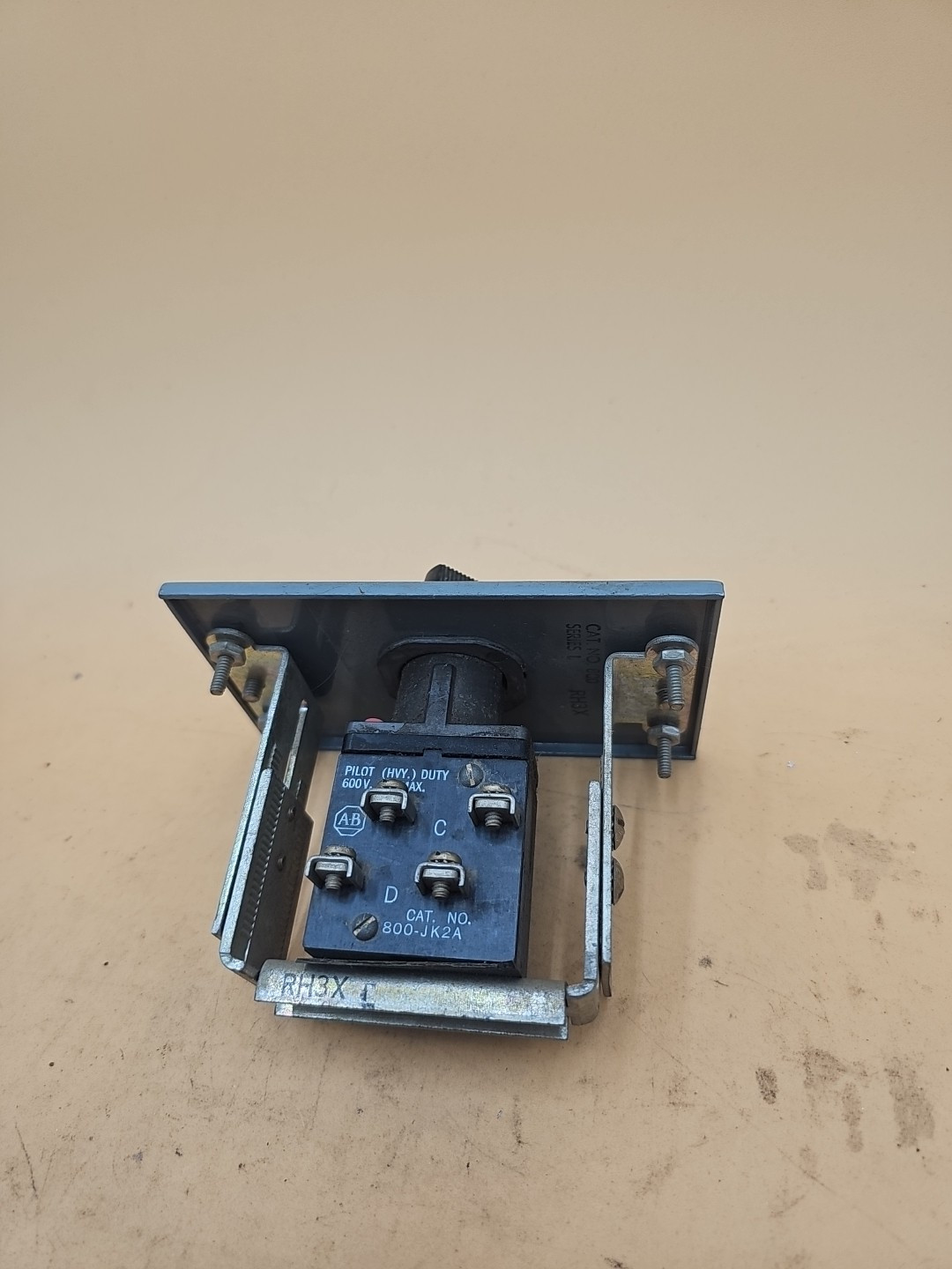 Allen Bradley 800-JK2A Three Position Selector Switch