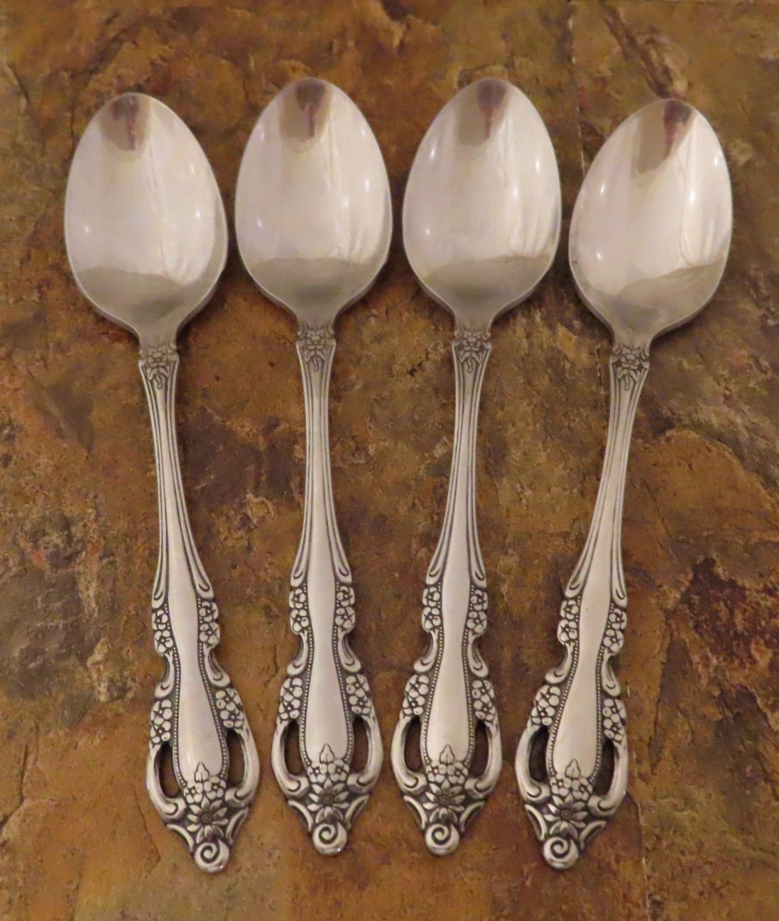 Oneida Samantha Set of 4 Teaspoons Spoons USA Stainless Flatware Lot E