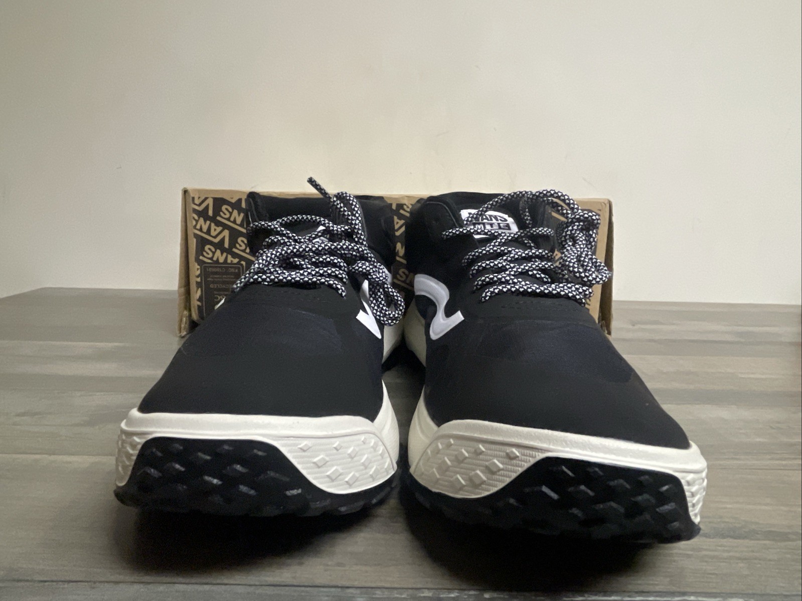Vans MTE Cross Path Mid Black/White Sneakers Hiking Shoes Men's Size 11 NEW