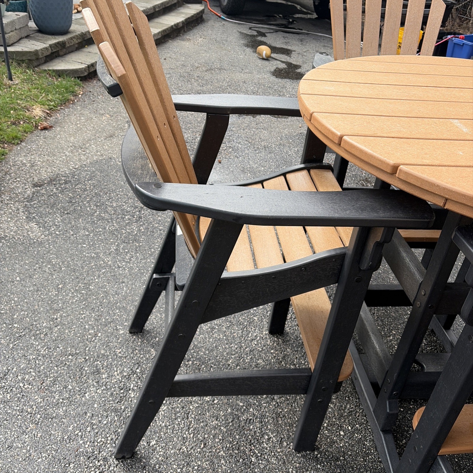 Breezes Counter Height Outdoor Table And 4 Chairs