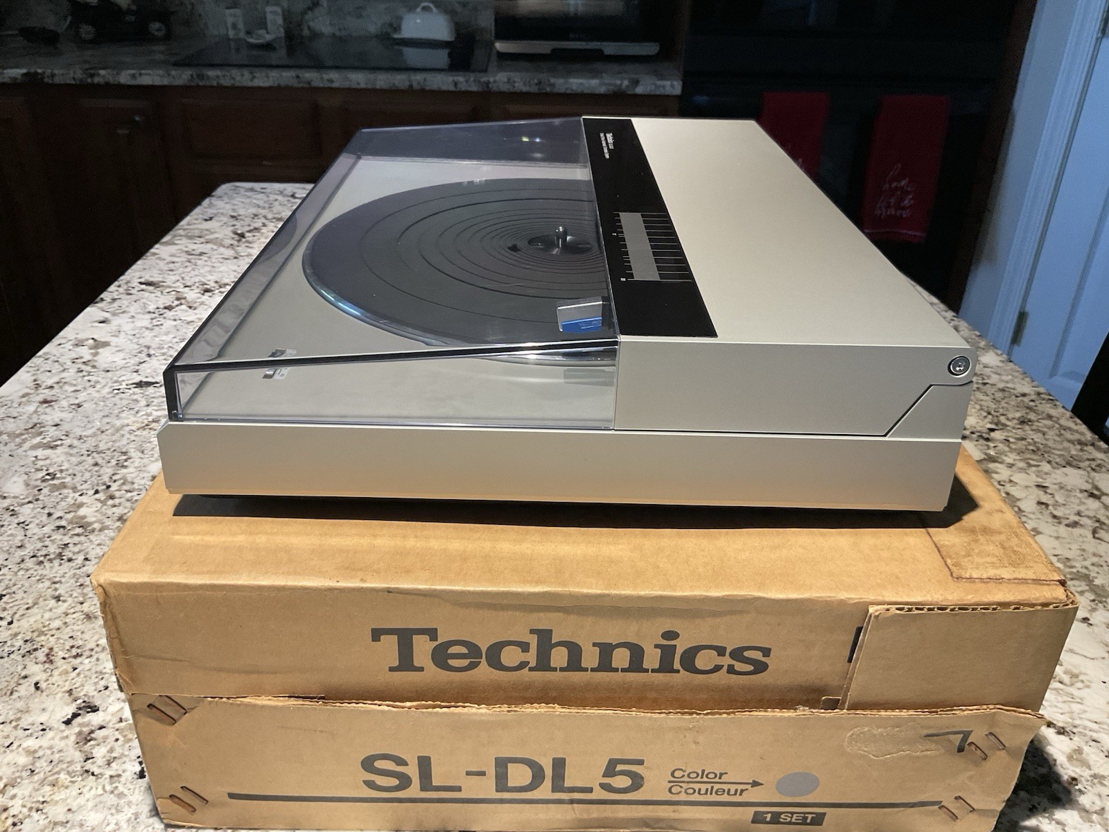 Technics Direct Drive Automatic Linear Tracking Turntable System SL-DL5