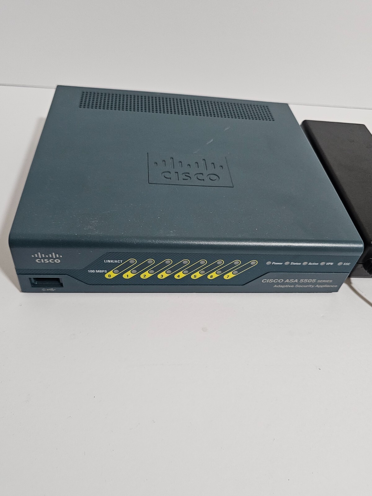 Cisco ASA5505-SSL25-K8 w/Security License, 25 SSL VPN peers Essentials DES Only