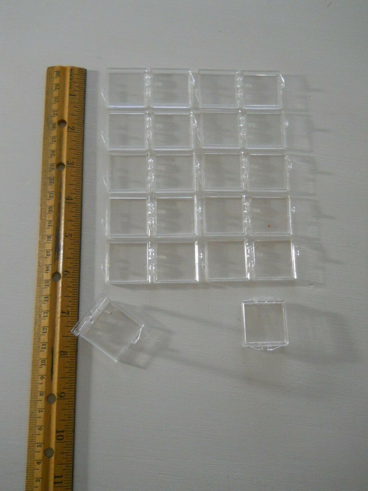 PLASTIC DISPLAY/STORAGE HINGED BOXES  1-1/8" x 1-1/8" x 3/8" , 12 BOXES  (NEW)