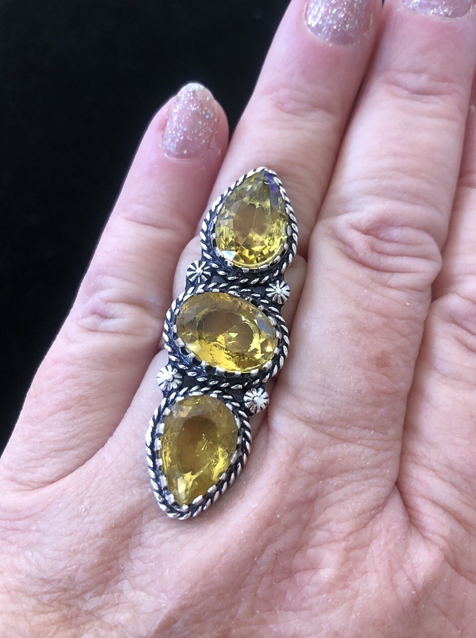 Yellow Faceted Crystal 3 Stone Rodeo Star Ring Size 7.5 Southwestern Style