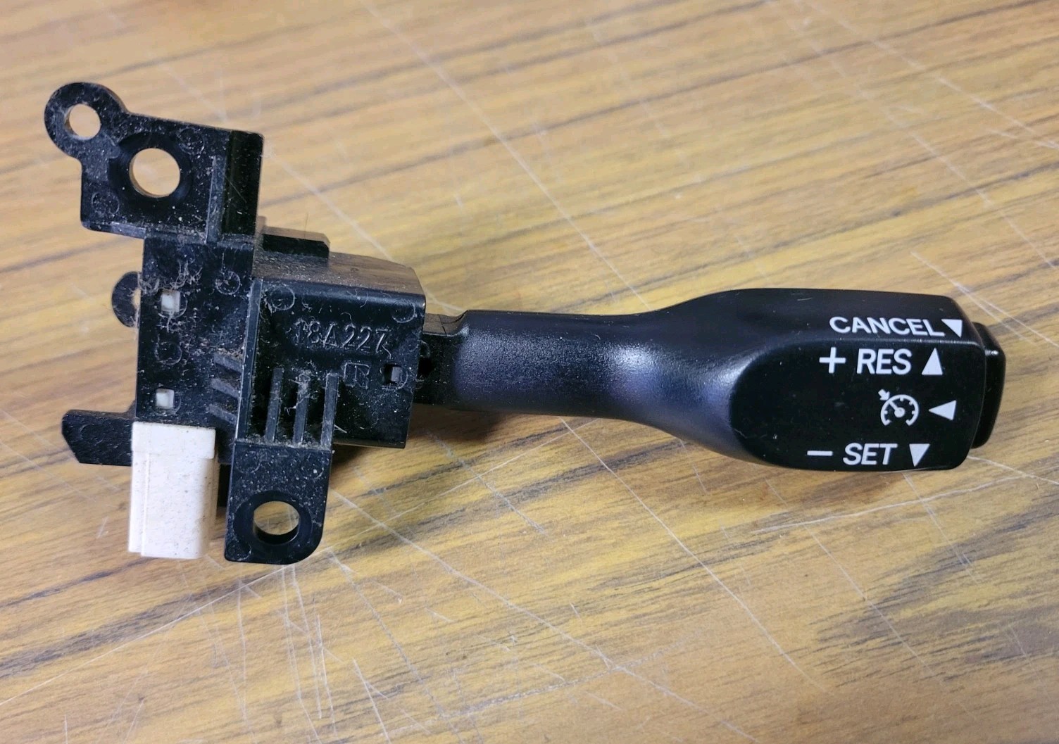 2007-2011 TOYOTA CAMRY STEERING WHEEL CRUISE CONTROL SWITCH BUTTONS ASSEMBLY