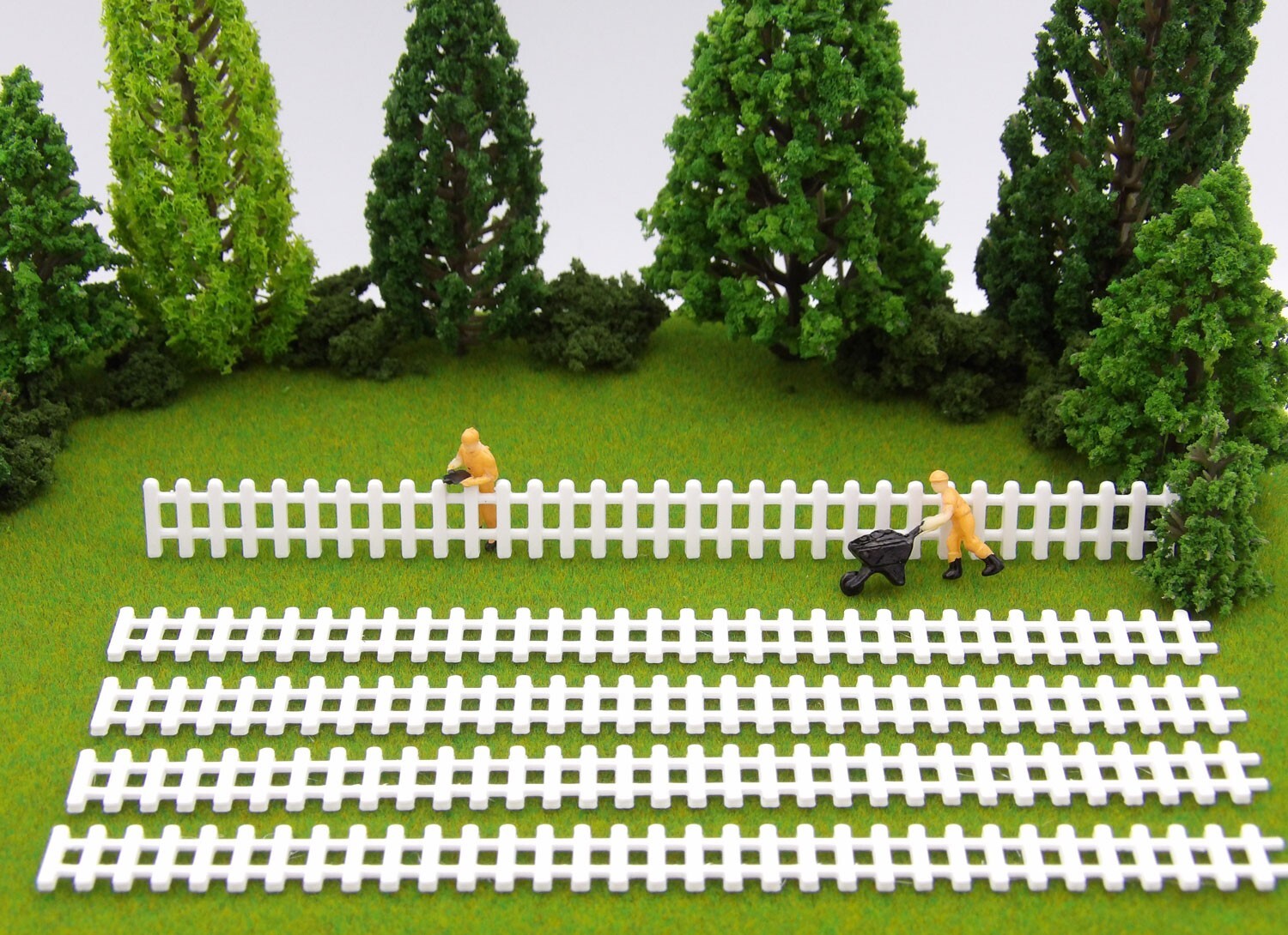5 PACK - White Picket Fence - HO Scale - Each piece is 6.25" long x .5" tall