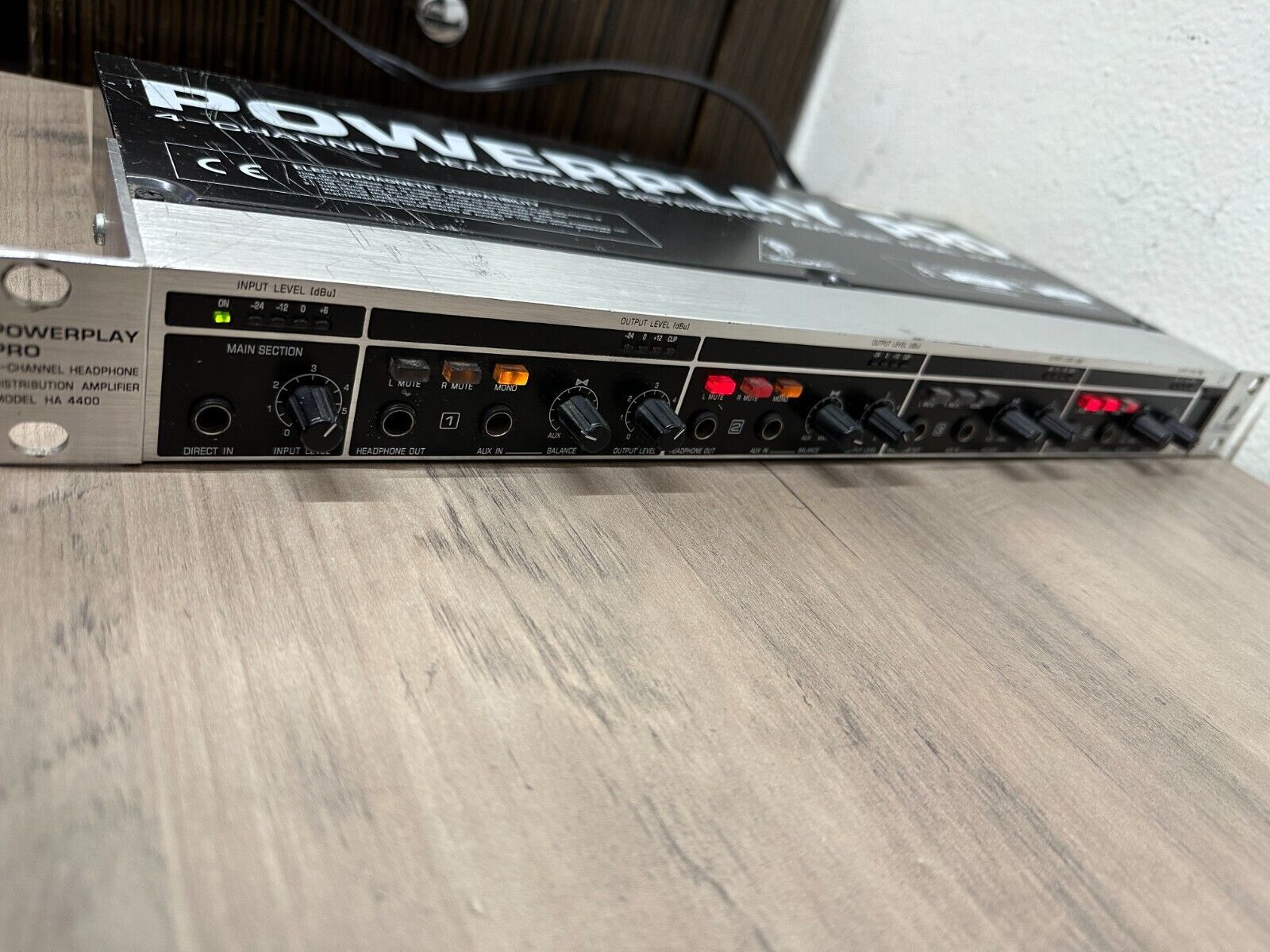 Behringer HA4400 Powerplay Pro 4 Channel Headphone Distribution Amplifier