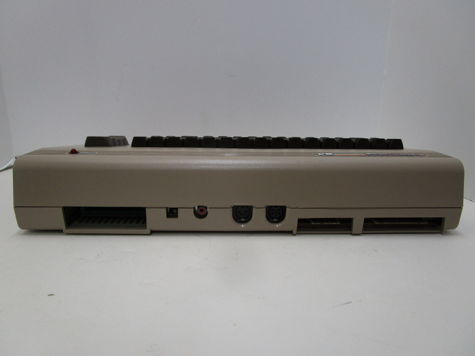 COMMODORE 64 COMPUTER 326298 HEATSINKS CERAMIC TESTED AND WORKING LOT #70