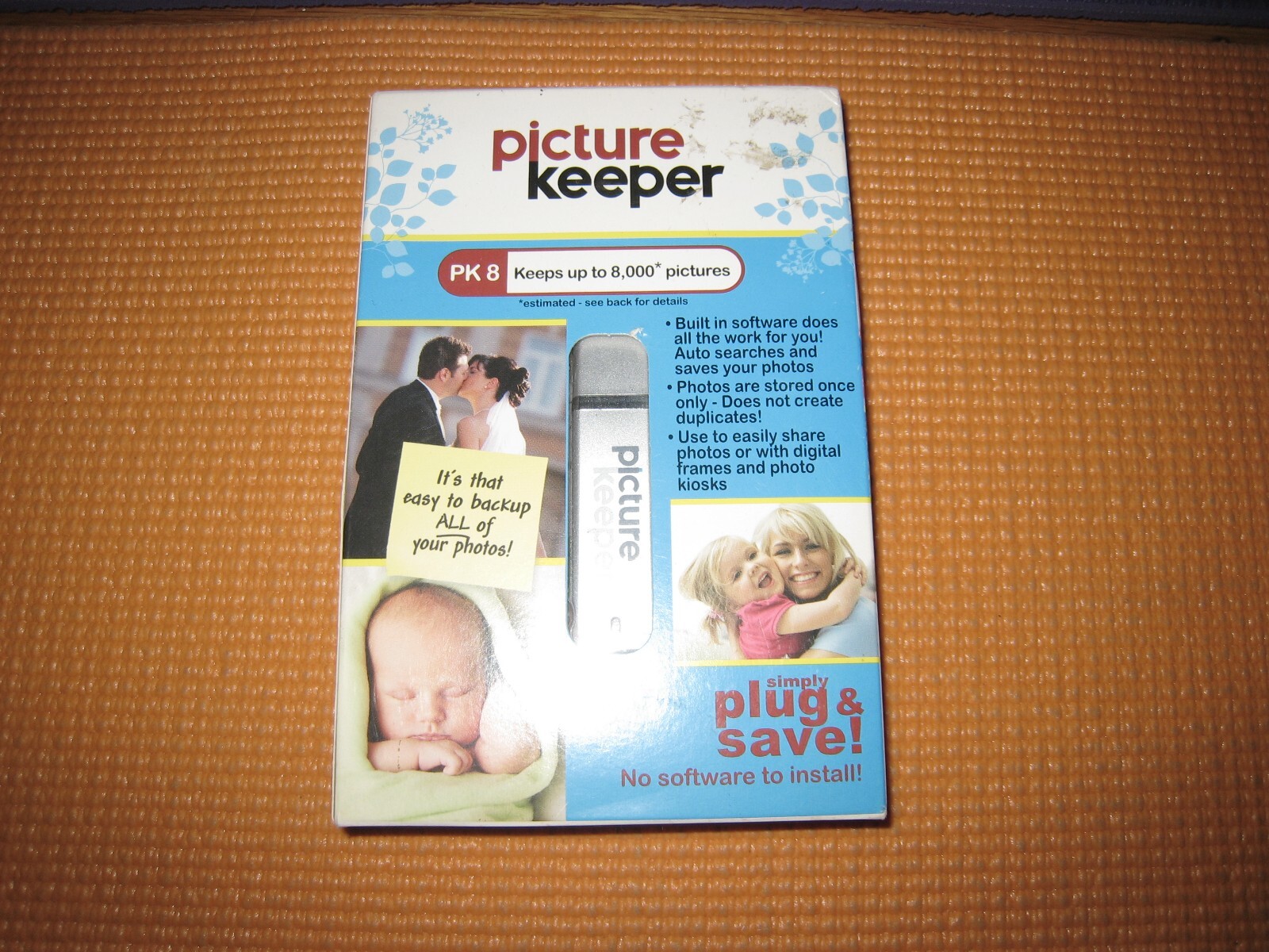 PICTURE KEEPER 8GB AUTOMATIC USB PHOTO BACKUP DEVICE - NEW