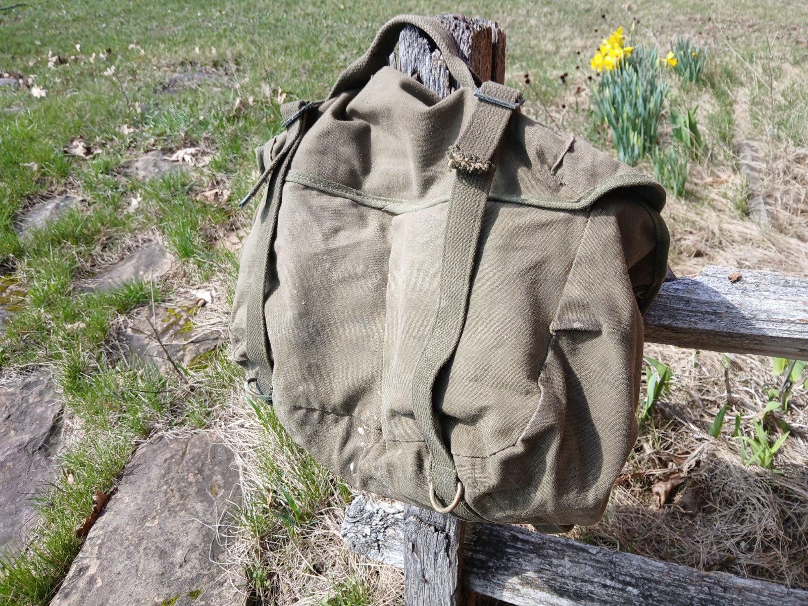Vintage US Army Combat Field Pack Rucksack Military Green Canvas