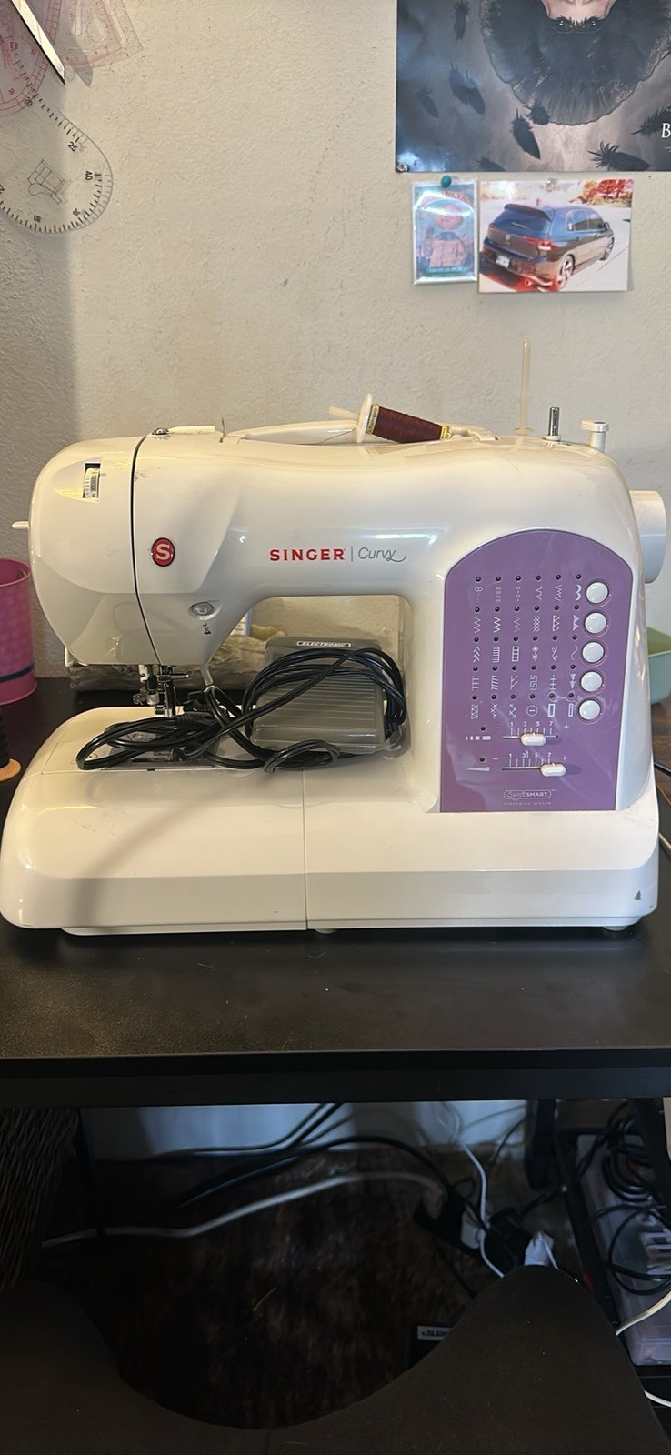 Singer Curvy Sewing Machine Model 8763 Great Condition