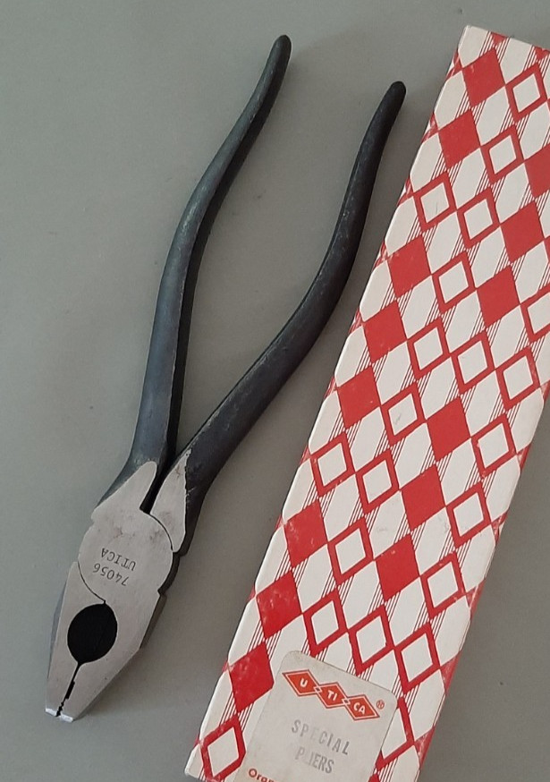 NOS NEW Utica Tools USA 8" Lineman Pliers w/ Crimping Die 74056 1F