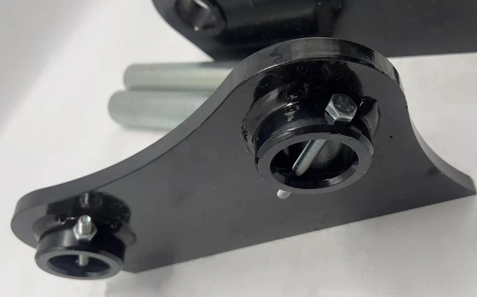 FOR CAT 307, 308, 309 Excavator ears and pins Weld on 50mm NEW