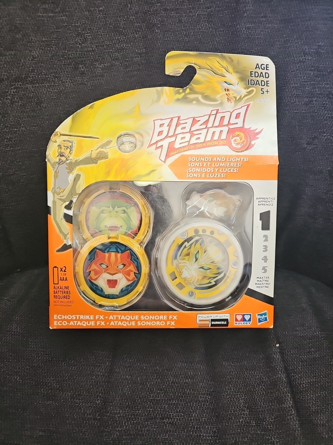 NIP 2015 Blazing Team Yellow Echostrike FX Yo-Yo Sounds & Lights Hasbro Beginner