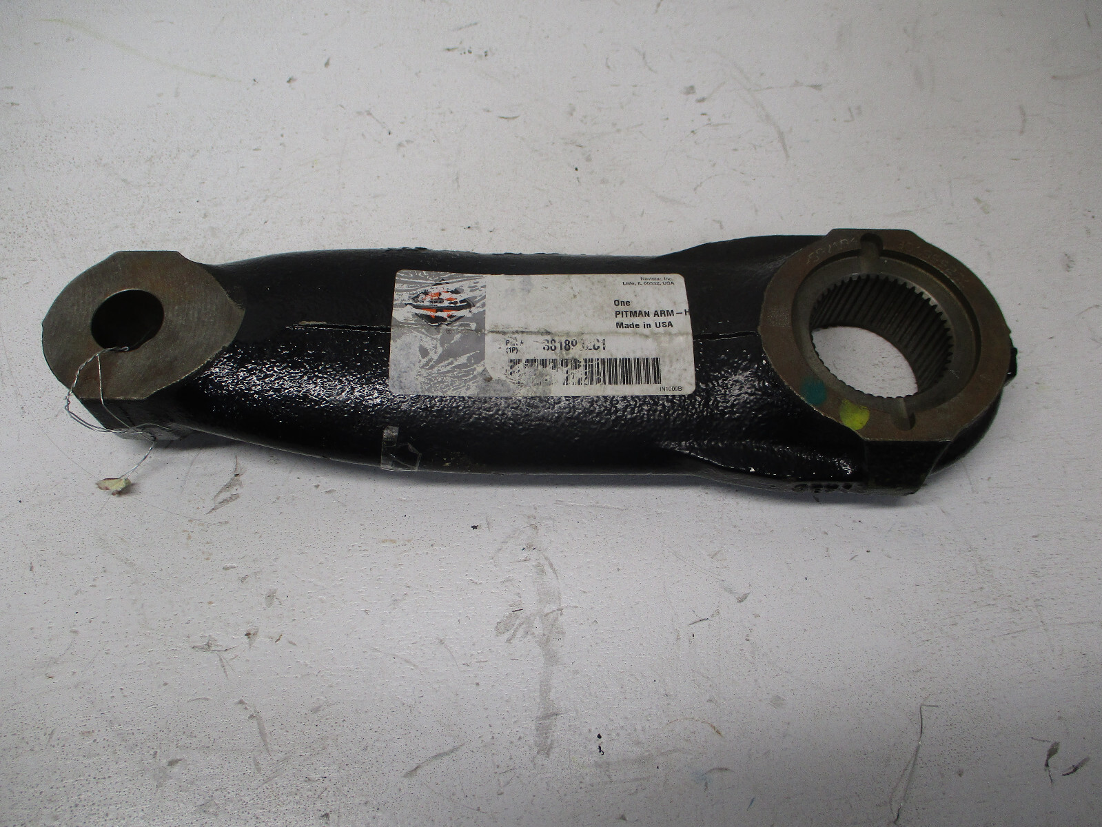 3818992C1 INTERNATIONAL PITMAN ARM  GENUINE INTERNATIONAL PITMAN ARM 3818992C1