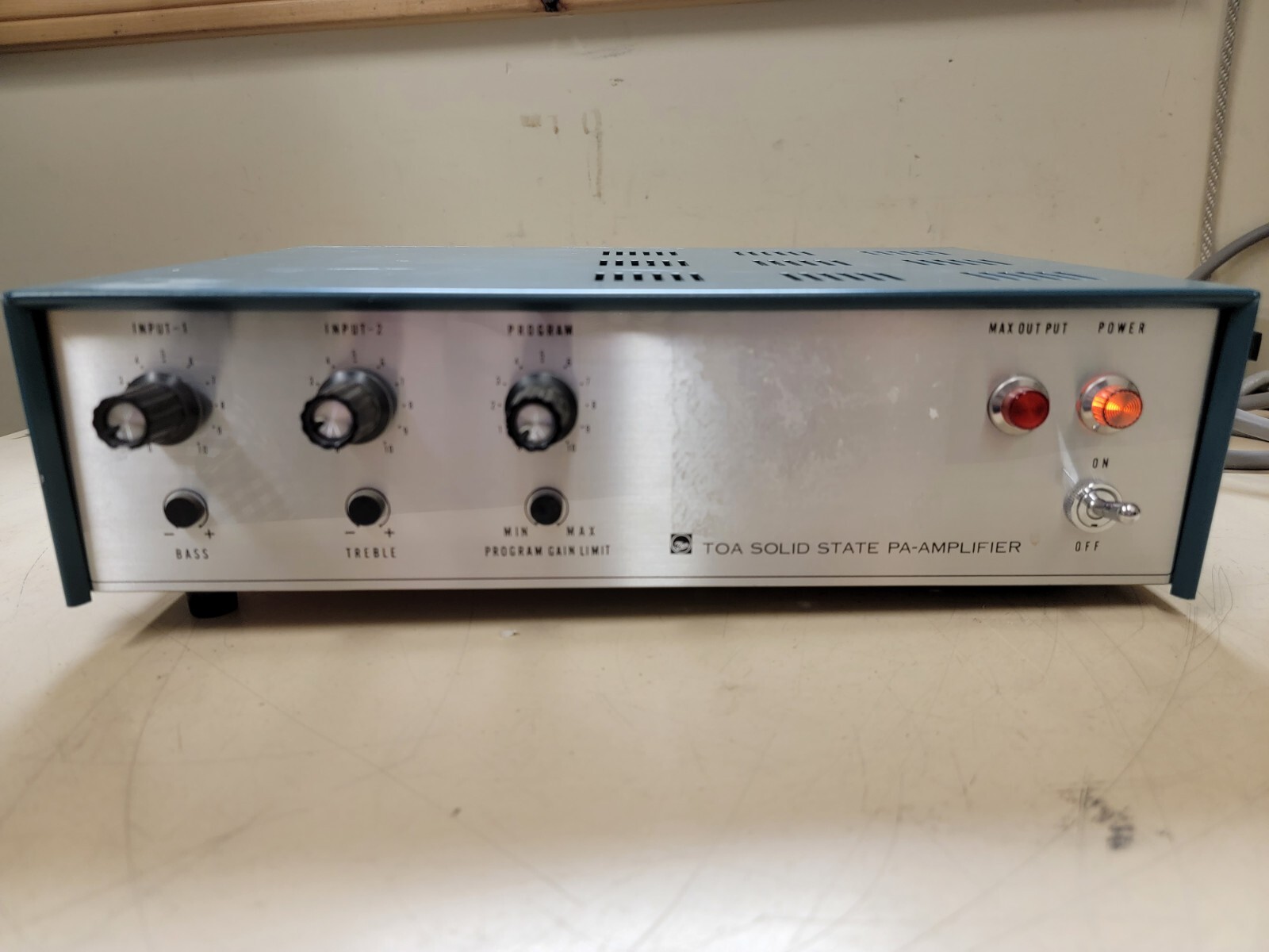 TOA Solid State PA-Amplifier TA-955