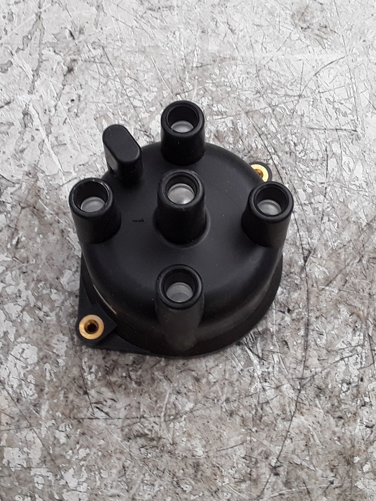 Nissan 22162-78A10 Distributor Cap