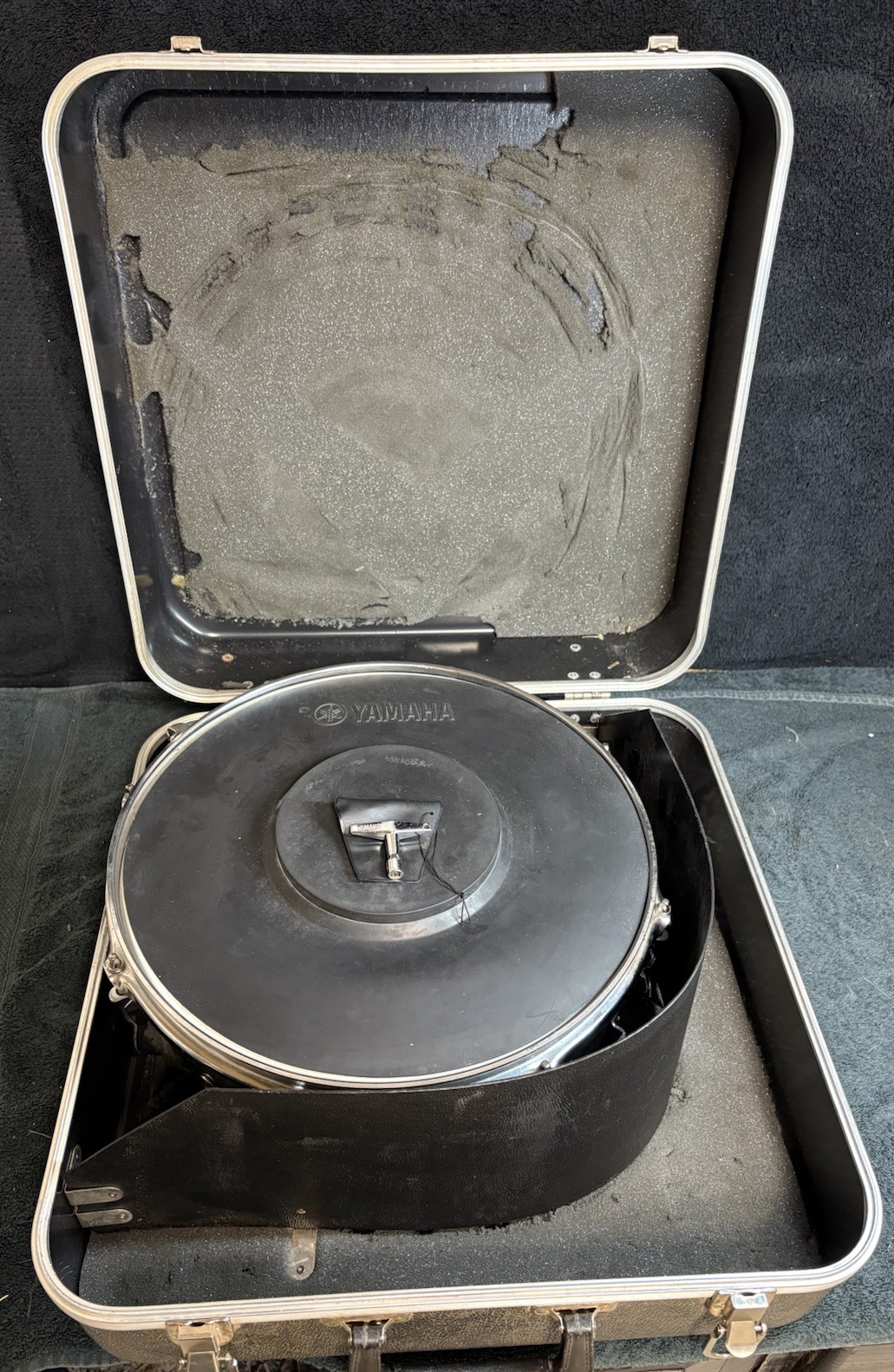 Yamaha KSD-225 Metal 14" Snare Drum With Vacuum Pad, Vintage Case And Lug Tool