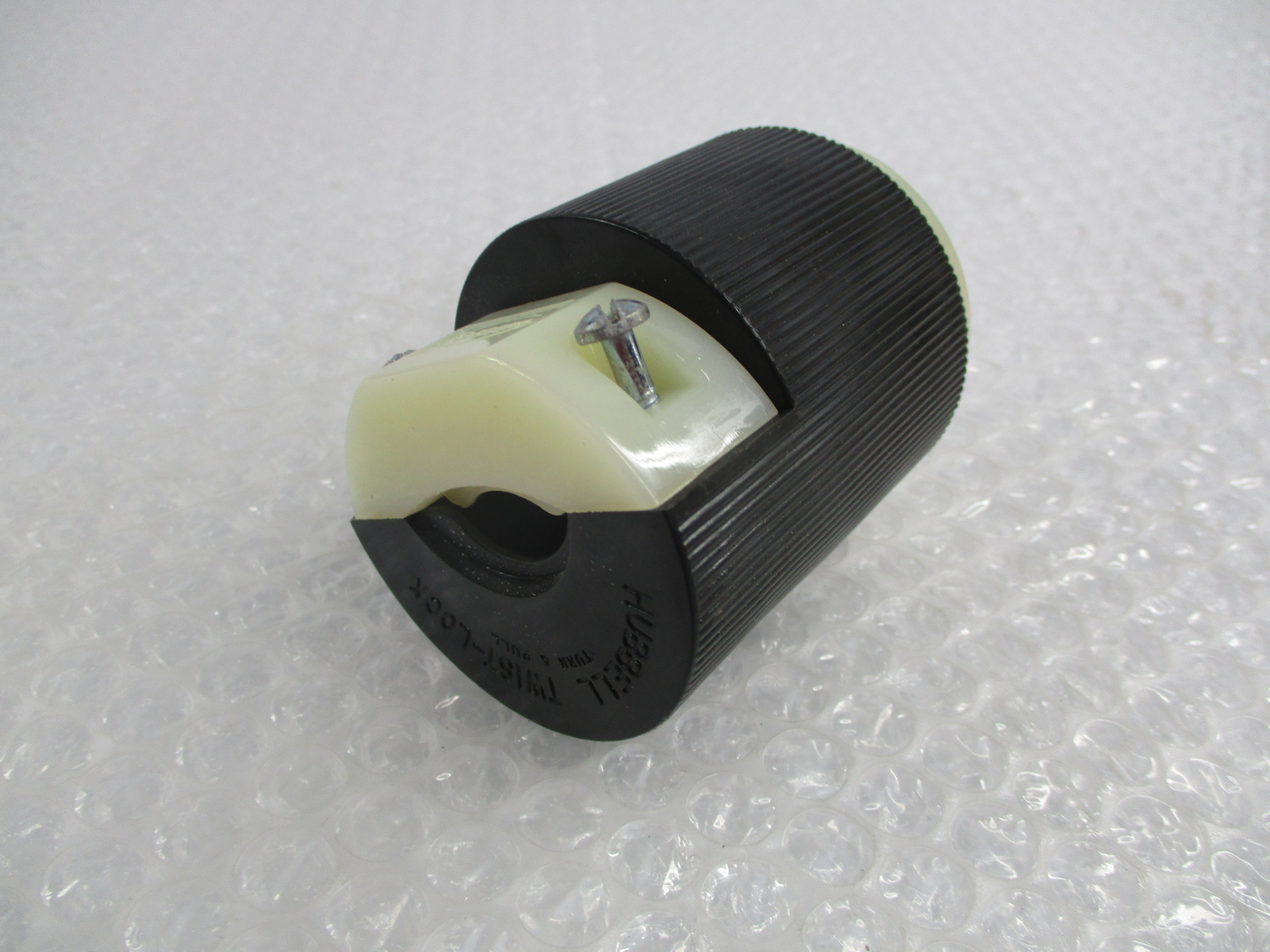 HUBBELL 2411 TWIST-LOCK PLUG NSNP