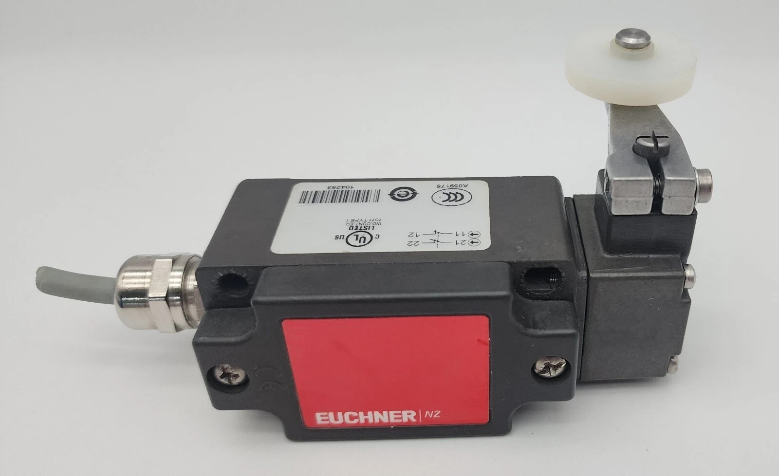 Euchner NZ1HB-538-MC569 079999 Single Plunger Switch NZ1HB538MC569 *NDA AVAIL*