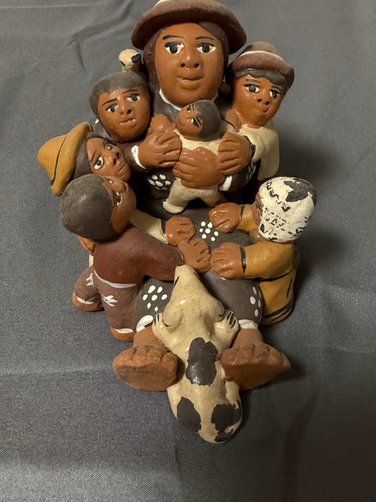 Manos Amigas Peru Terracotta Family Sculpture Folk Art Nativity Style – Repaired