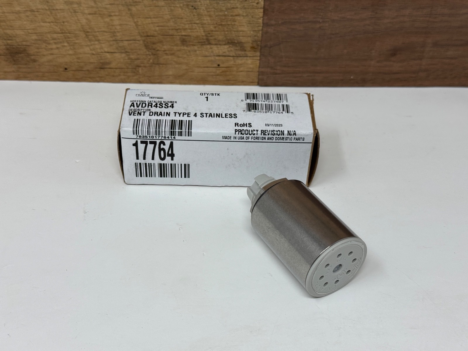 NEW NVENT HOFFMAN AVDR4SS4 panel drain  (b2)