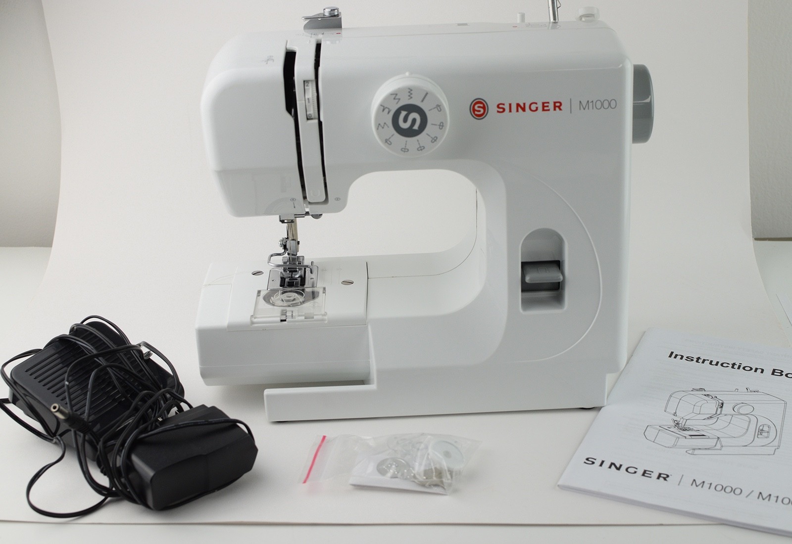 SINGER M1000 Mending Sewing Machine, original box