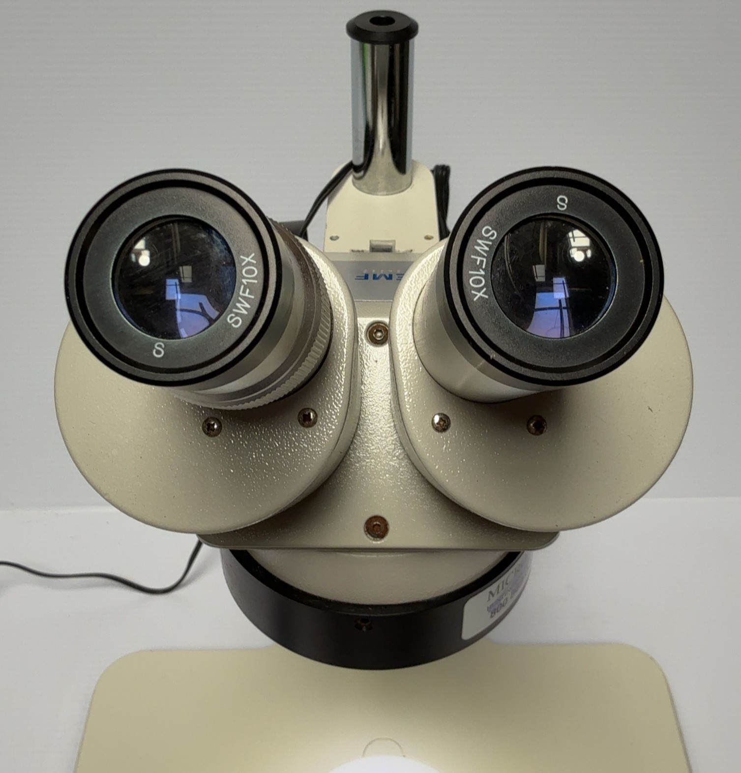 Omano EMF 94695 Microscope w/ Stand, LED Light + SWF10X Eyepieces