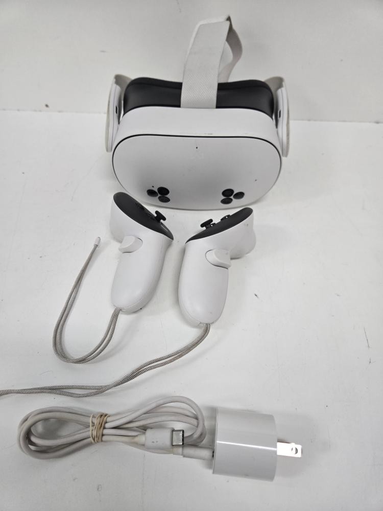 OCULUS QUEST 3S W/CHARGER (P14026945)