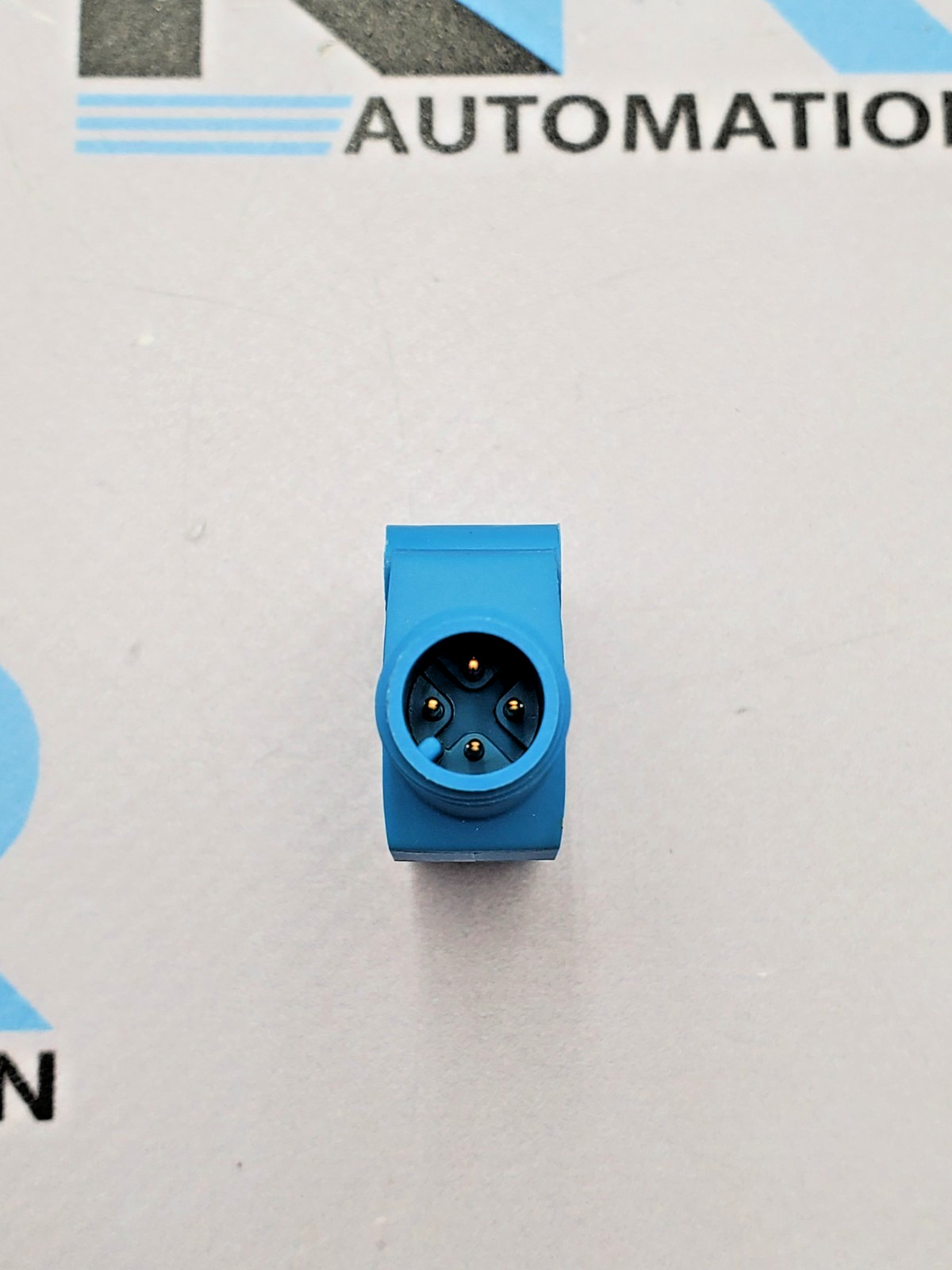 New Sick WTB9-3P2461 Proximity Sensor with Background Suppression