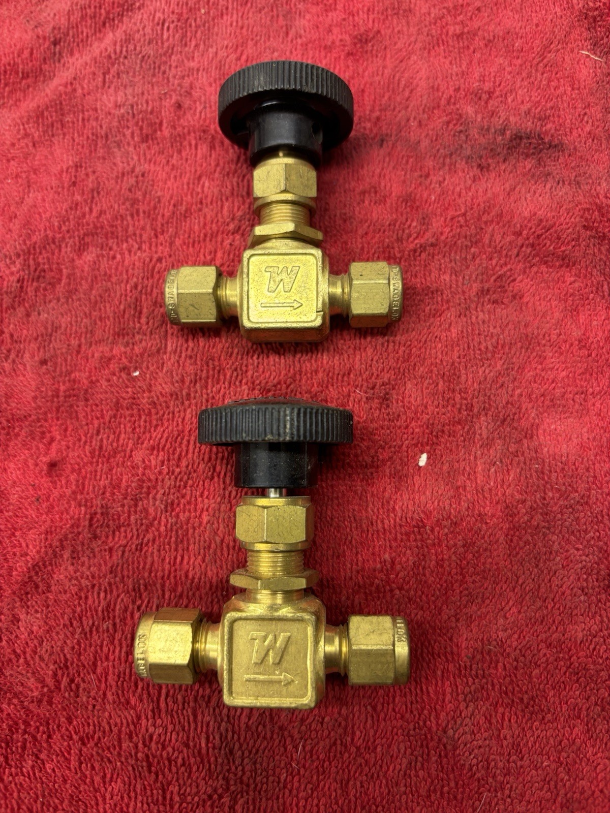 Swagelok WHITEY B-1VS4 Integral Bonnet Needle Valve 1/4" Union Compression Brass