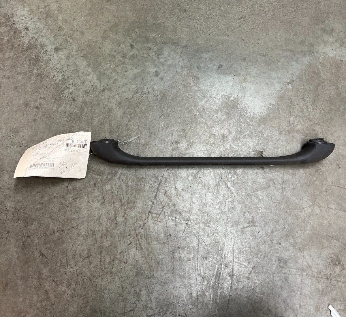 Freightliner Long Lower Inner Door Grab Handle - P/N 18-45039-000